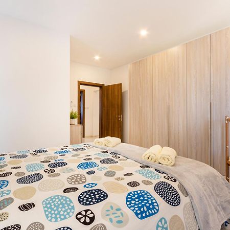 H2 -Modern And Spacious 3 Bedroom Apartment San Ġwann Екстериор снимка